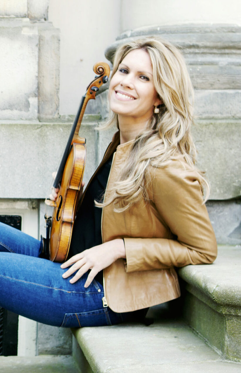 Noami Bach, zakelijk directeur